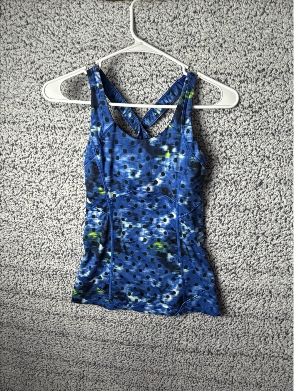 Lululemon Tank Top Women’s Size 2 Blue Polka Dot Cross Back Built In Bra
